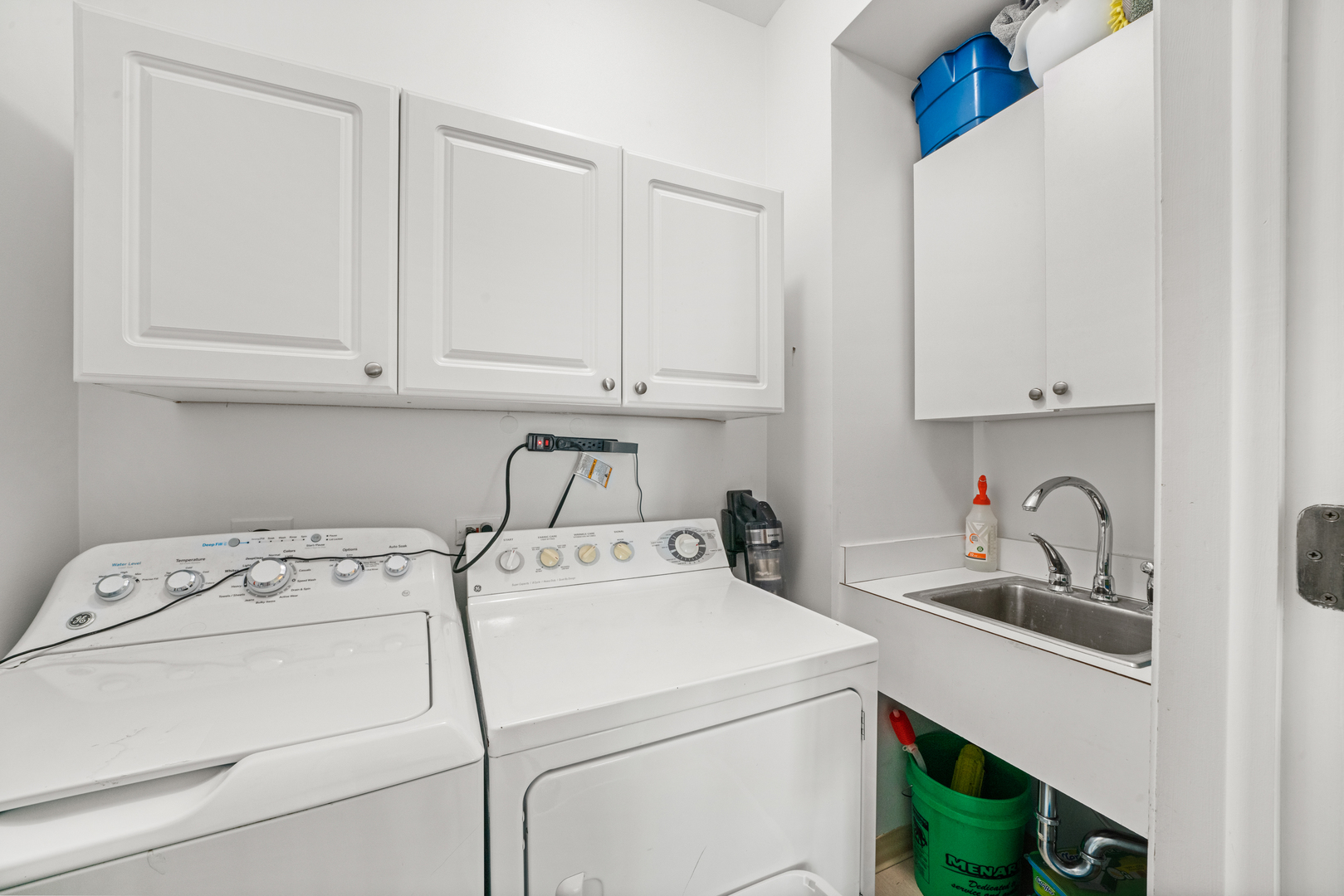 501 N Clinton Street Unit: 3203