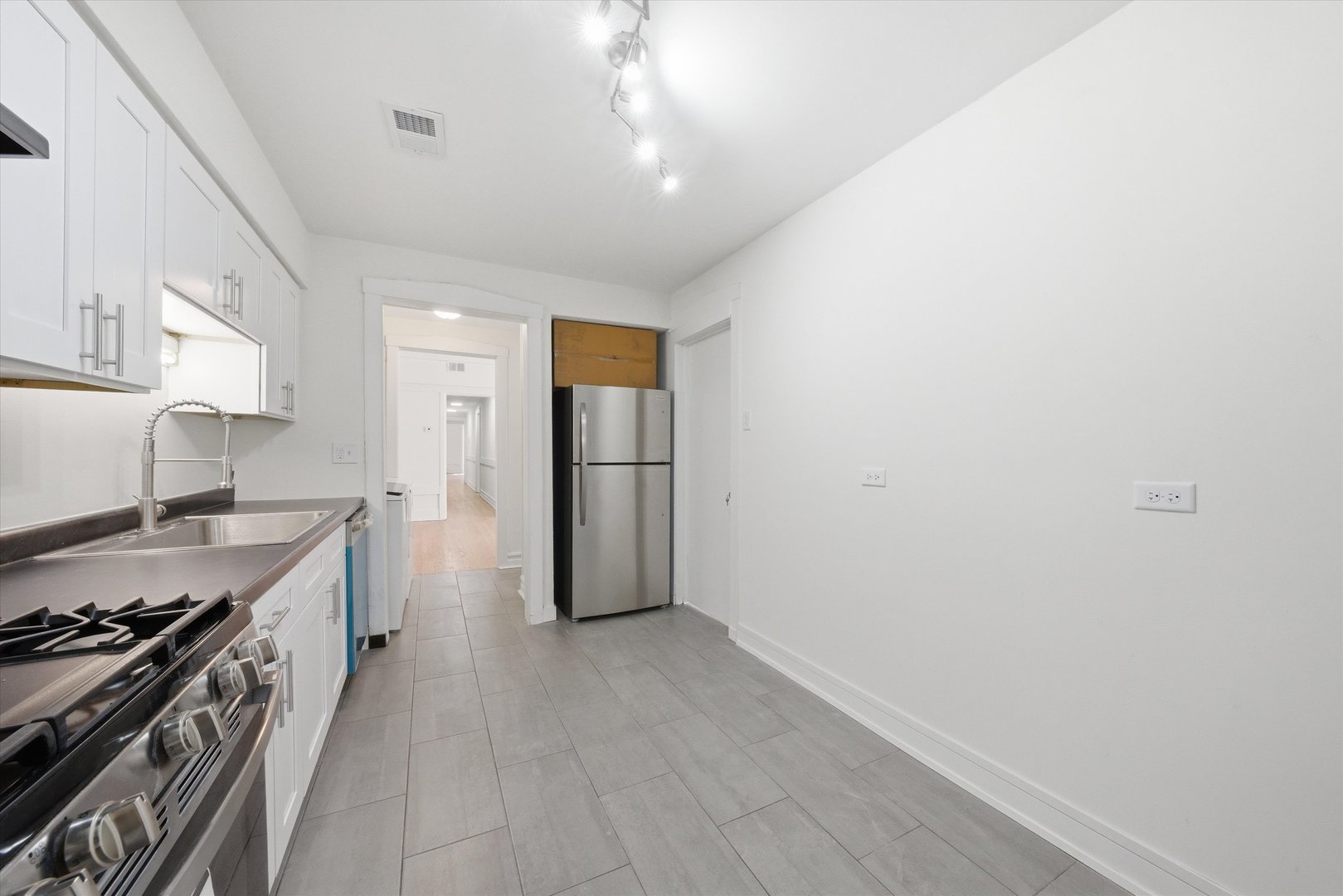5212 S Ingleside Avenue Unit: 2