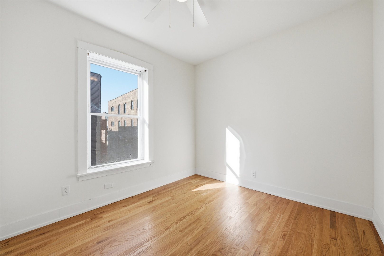 5212 S Ingleside Avenue Unit: 2