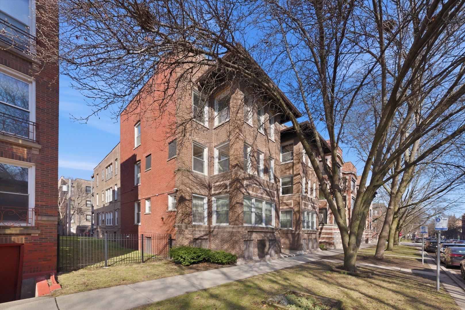 5212 S Ingleside Avenue Unit: 2