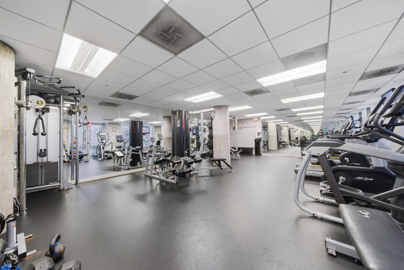 720 N Larrabee Street Unit: 1711