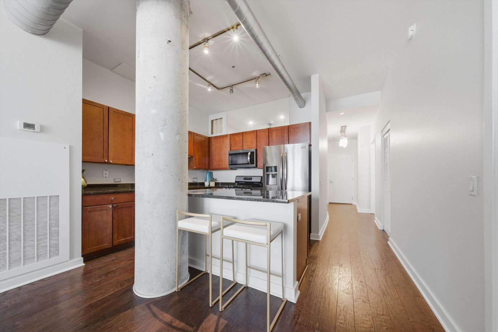 720 N Larrabee Street Unit: 1711