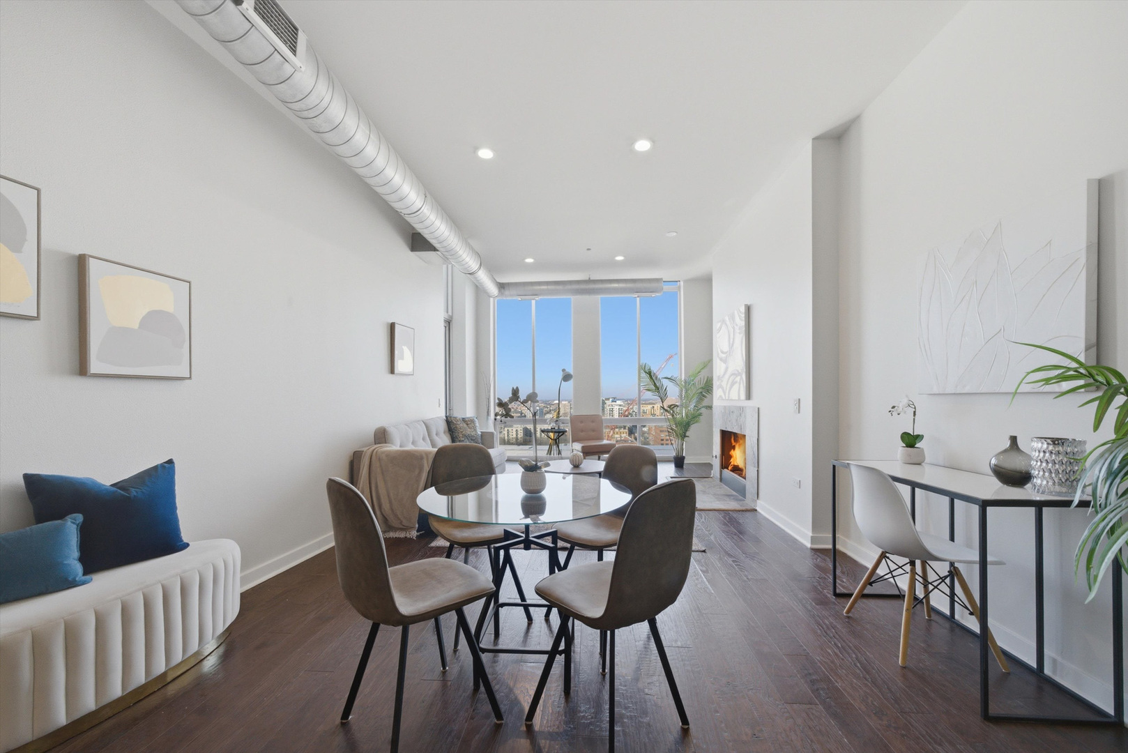 720 N Larrabee Street Unit: 1711