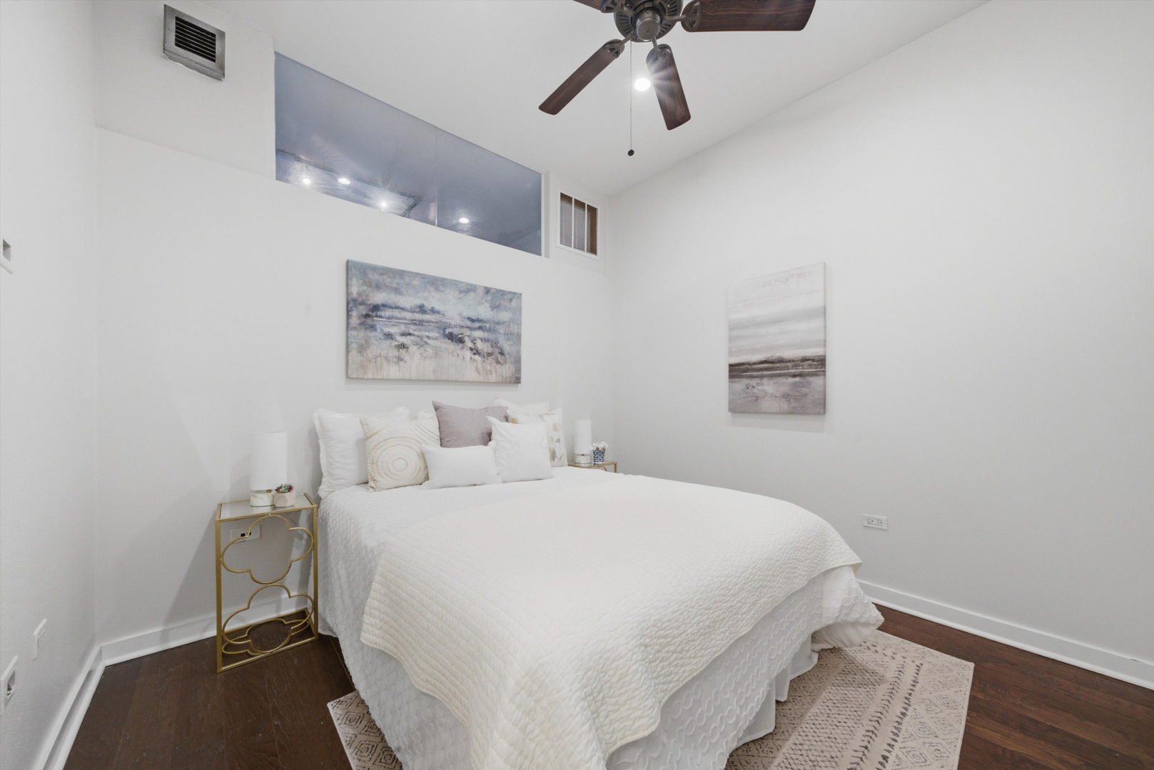 720 N Larrabee Street Unit: 1711