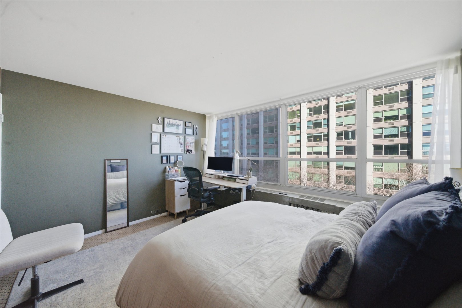 3550 N LAKE SHORE Drive Unit: 516