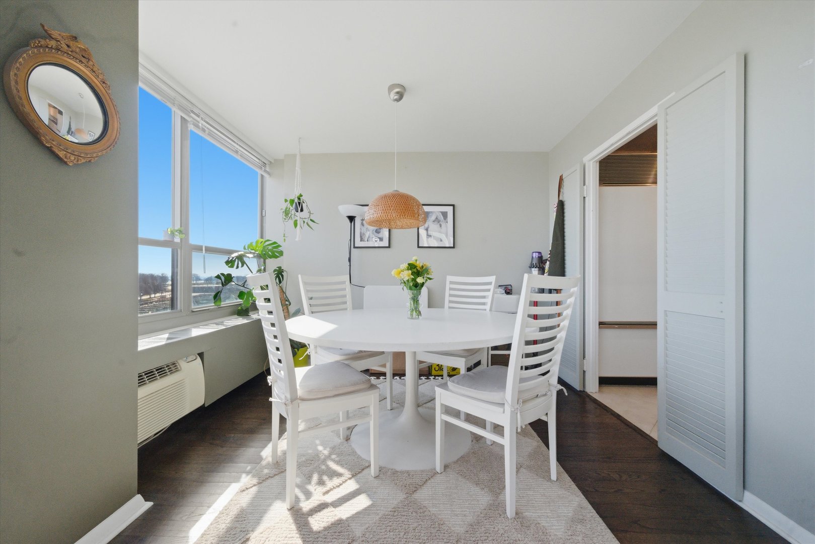 3550 N LAKE SHORE Drive Unit: 516