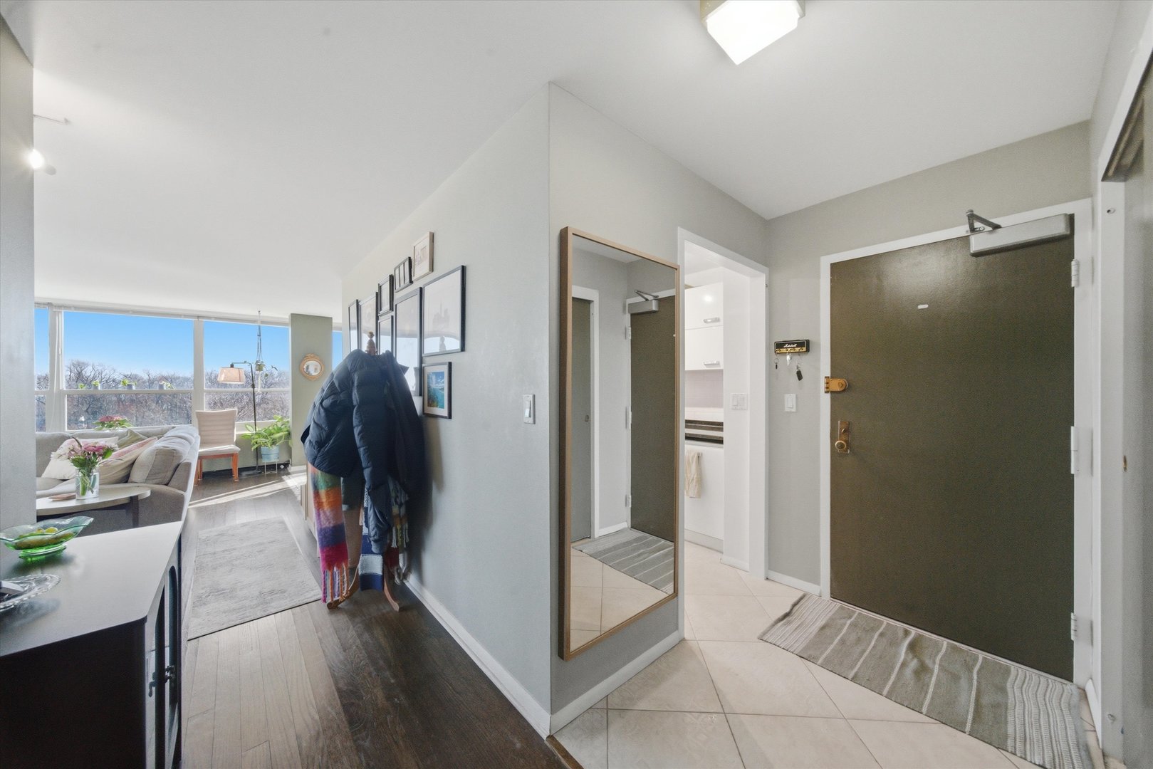 3550 N LAKE SHORE Drive Unit: 516