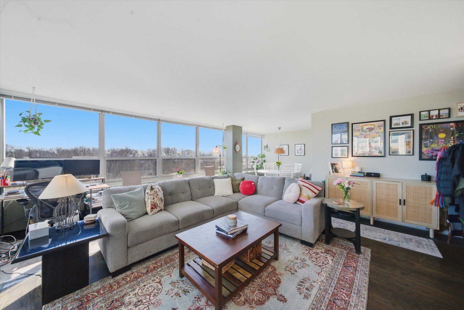 3550 N LAKE SHORE Drive Unit: 516