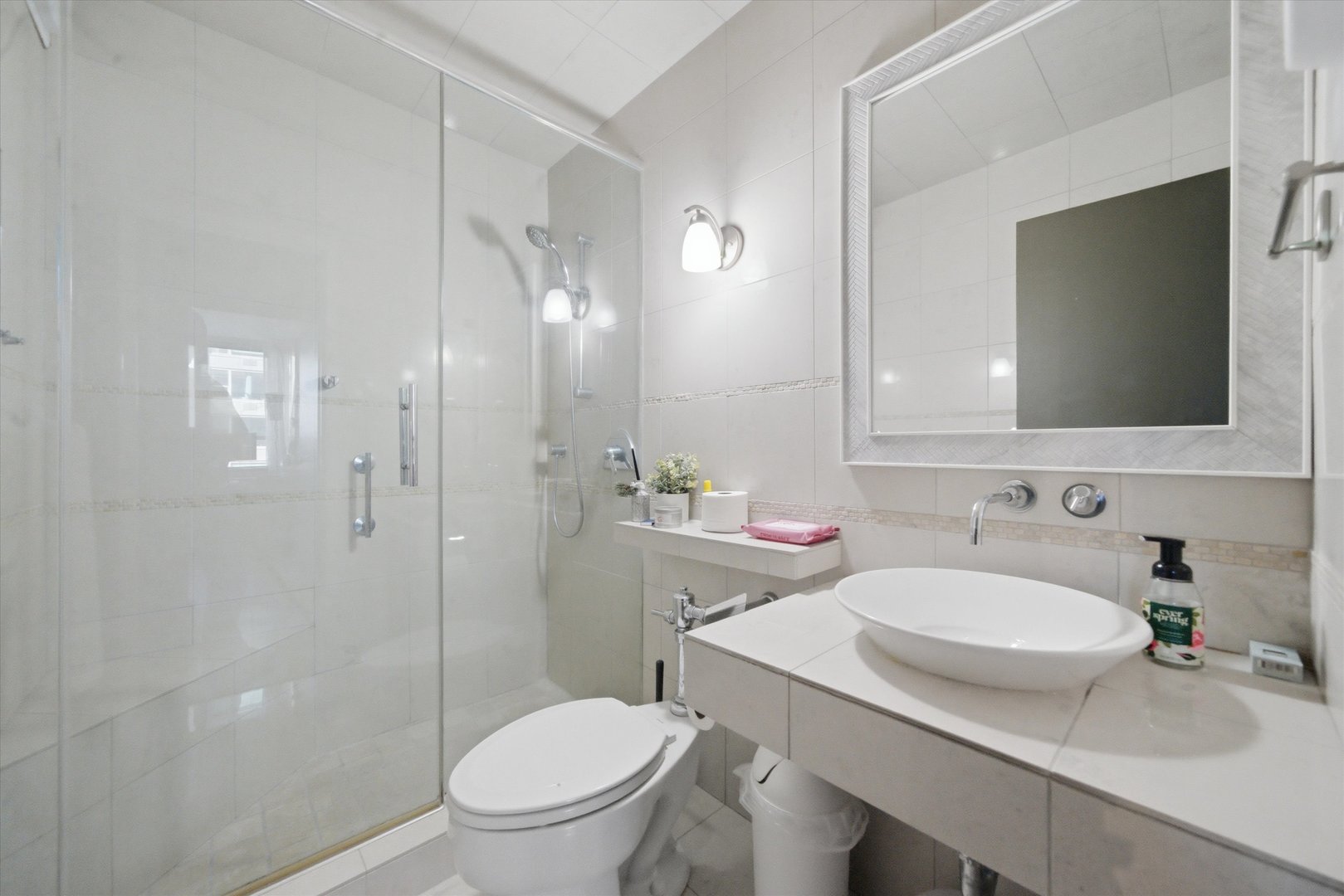3550 N LAKE SHORE Drive Unit: 516