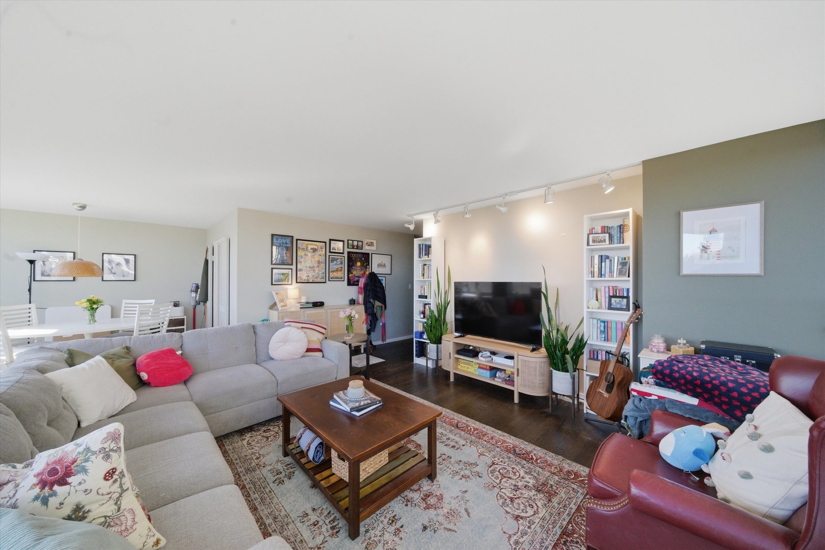 3550 N LAKE SHORE Drive Unit: 516