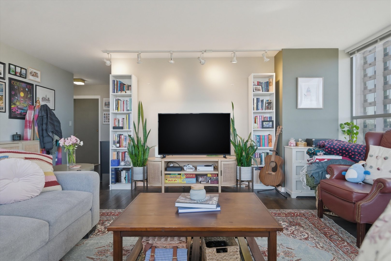 3550 N LAKE SHORE Drive Unit: 516