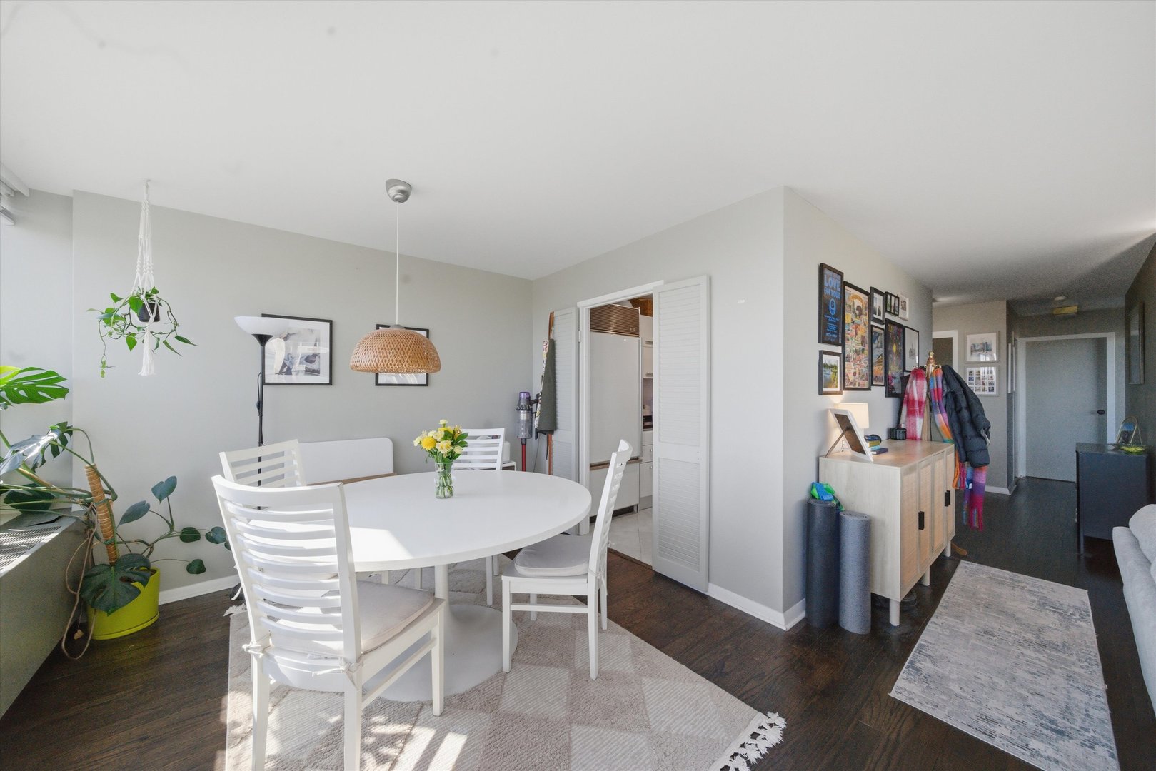 3550 N LAKE SHORE Drive Unit: 516