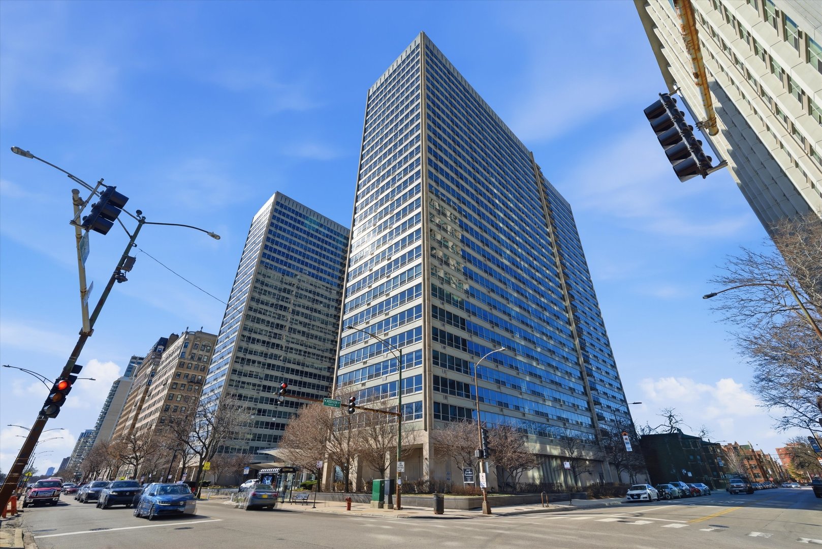 3550 N LAKE SHORE Drive Unit: 516