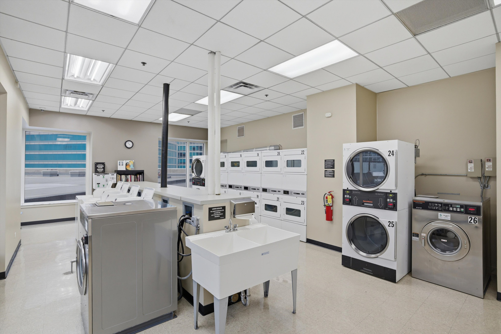 512 N McClurg Court Unit: 2309