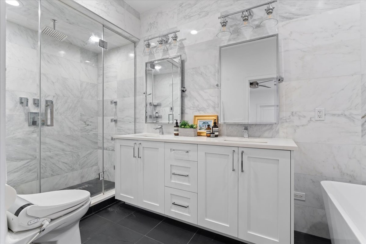 1513 W Walton Street Unit: 1