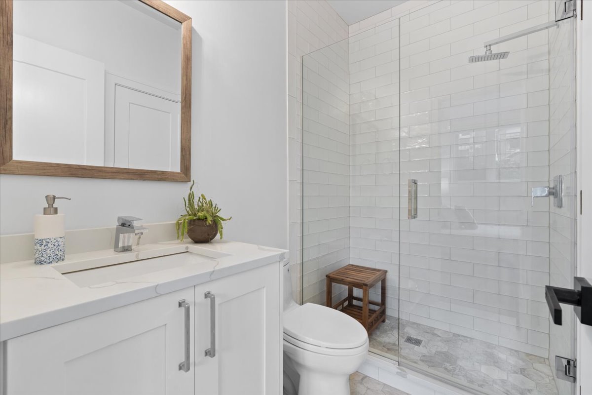 1513 W Walton Street Unit: 1
