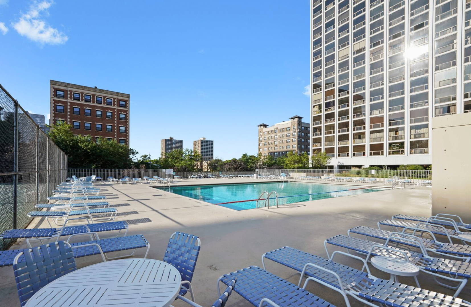 4343 N Clarendon Avenue Unit: 2104