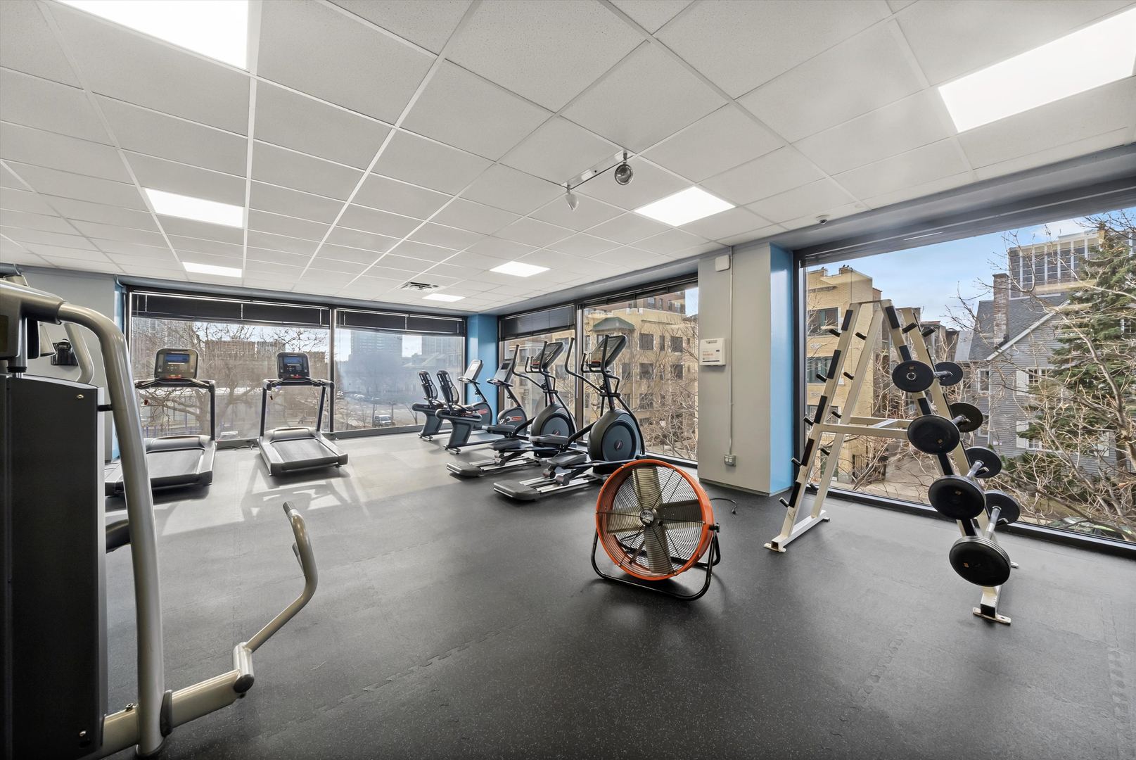 4343 N Clarendon Avenue Unit: 2104