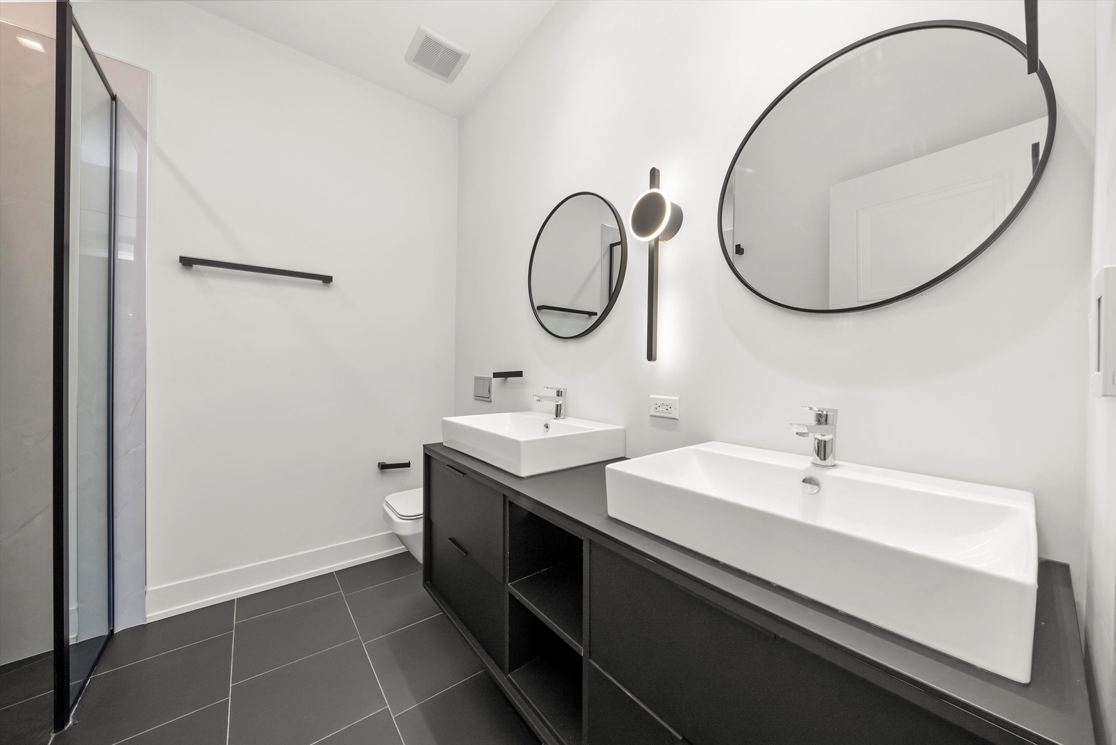 4214 W Belmont Avenue Unit: 5