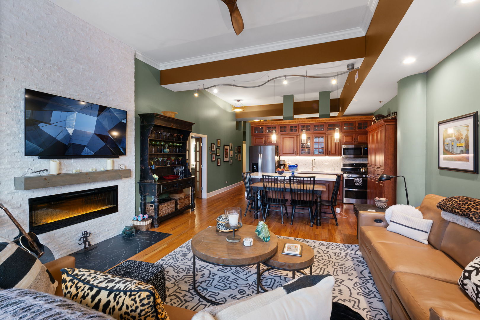 165 N CANAL Street Unit: 1414