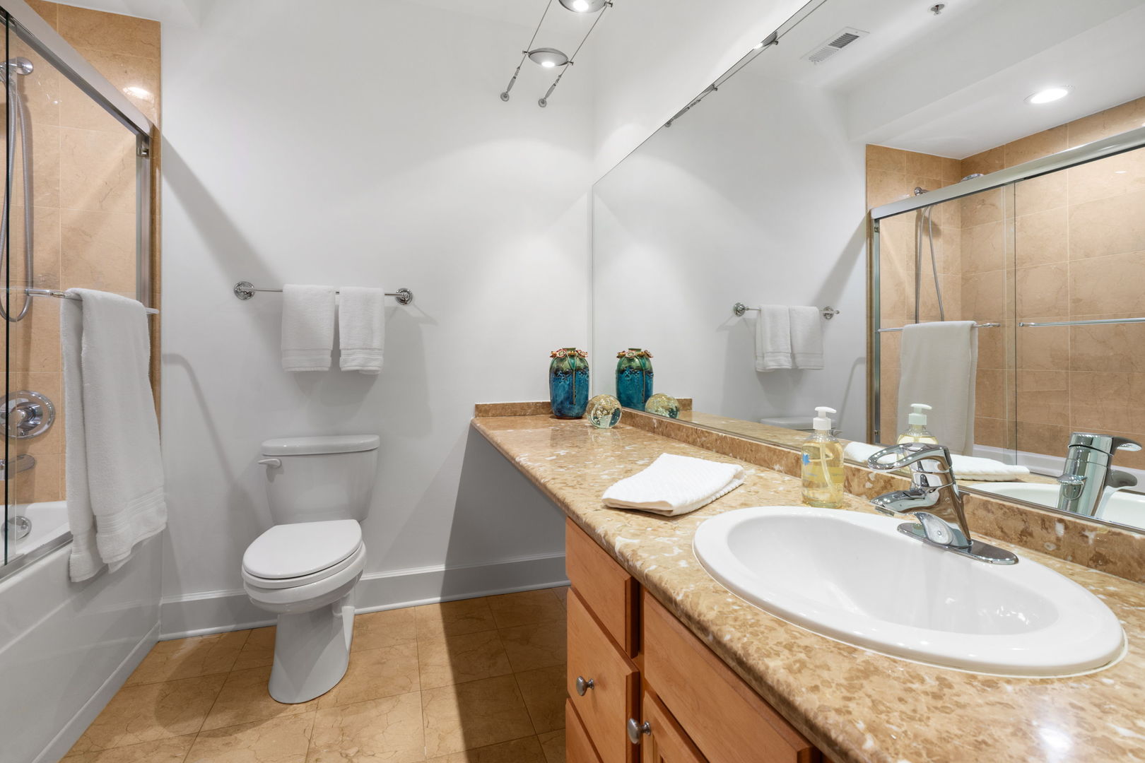 165 N CANAL Street Unit: 1414