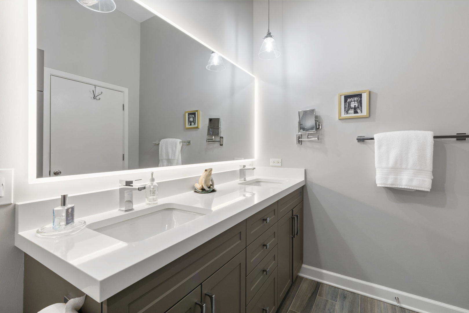 165 N CANAL Street Unit: 1414