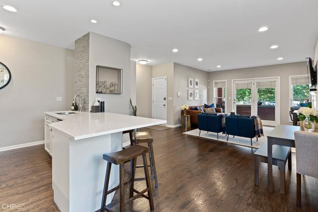 1539 N Wicker Park Avenue Unit: 1W