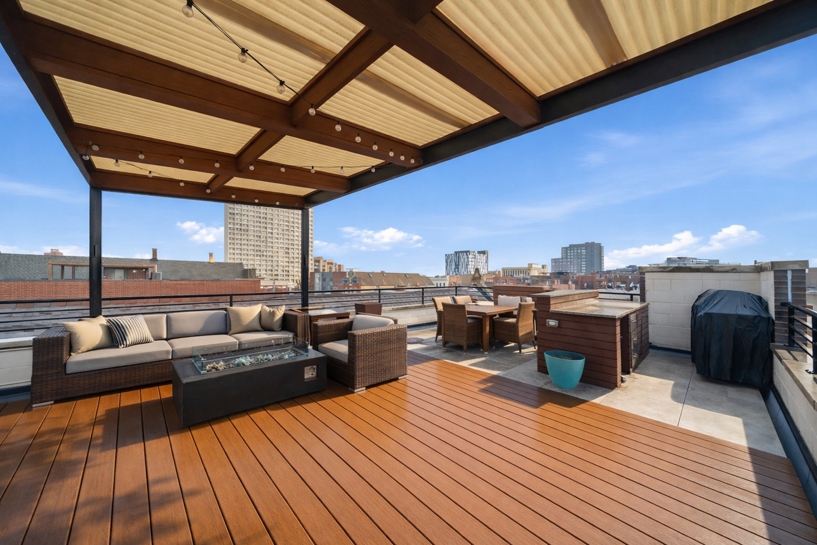 1245 N Greenview Avenue Unit: 3