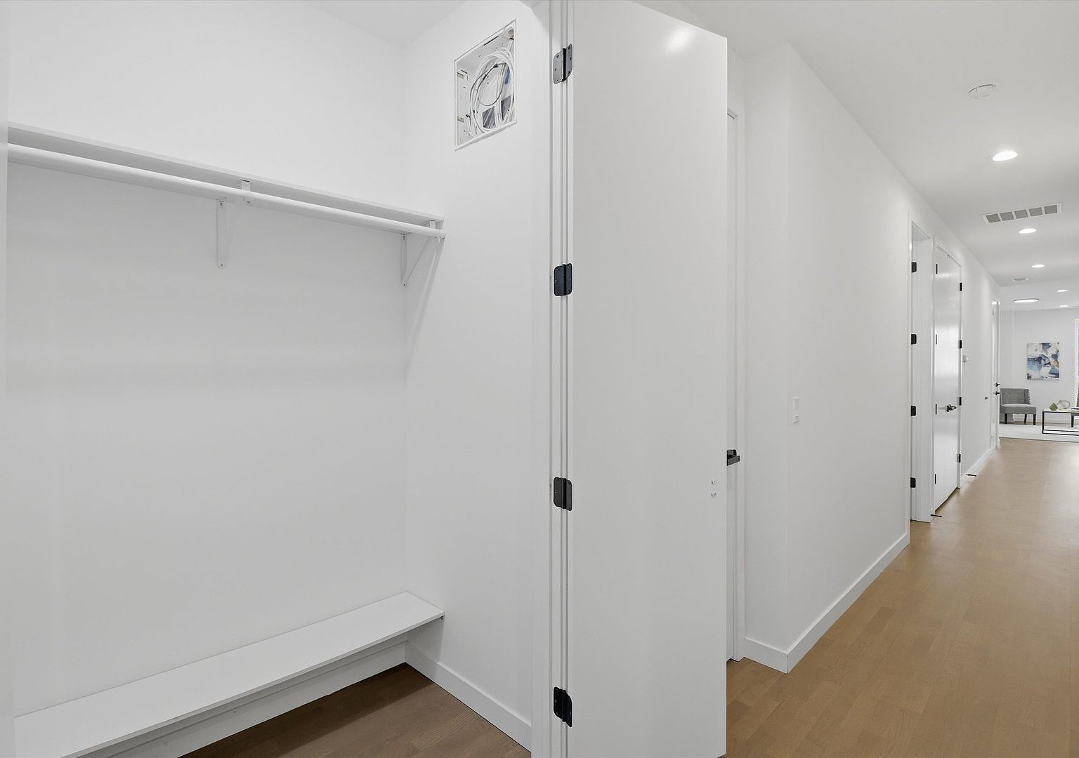 5824 N Lincoln Avenue Unit: GN