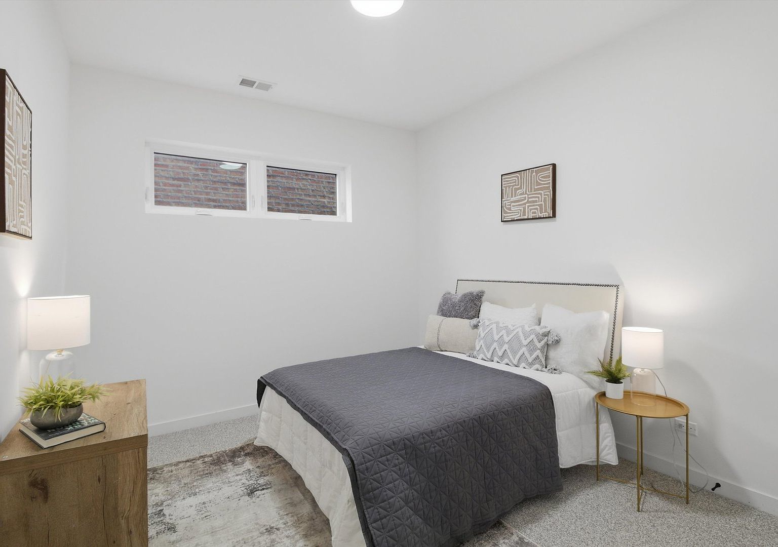 5824 N Lincoln Avenue Unit: GN