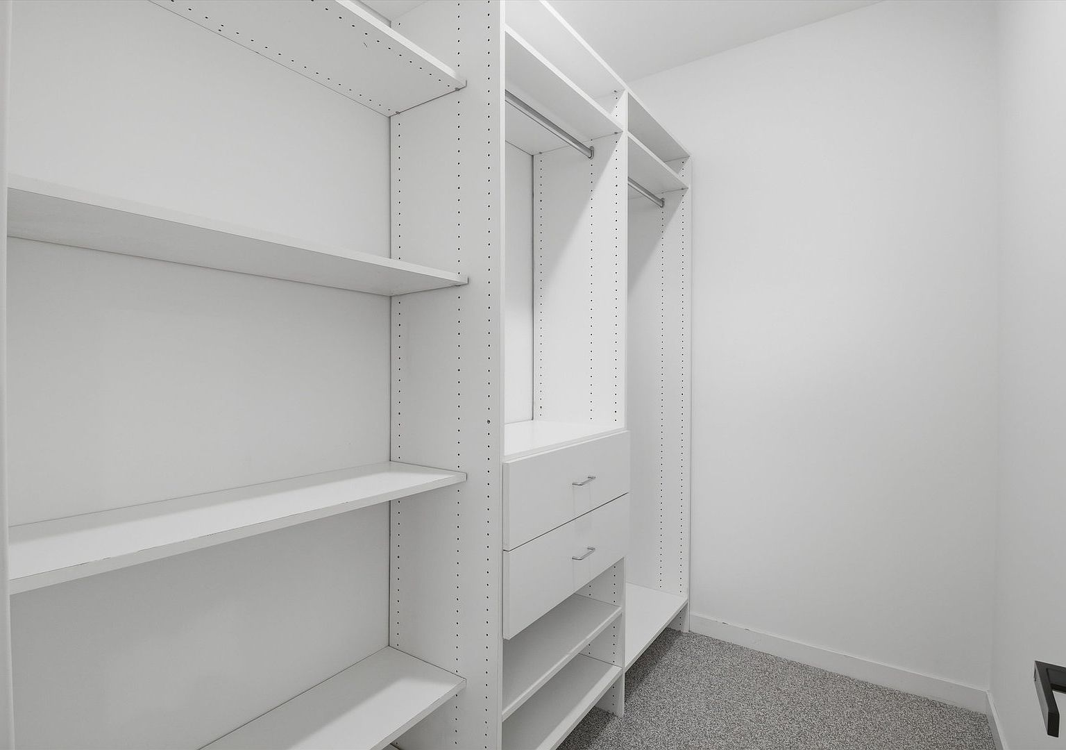 5824 N Lincoln Avenue Unit: GN