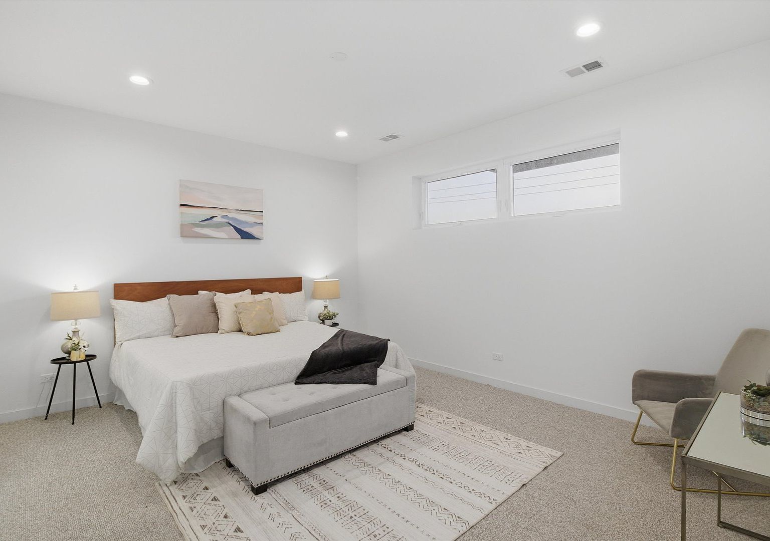 5824 N Lincoln Avenue Unit: GN