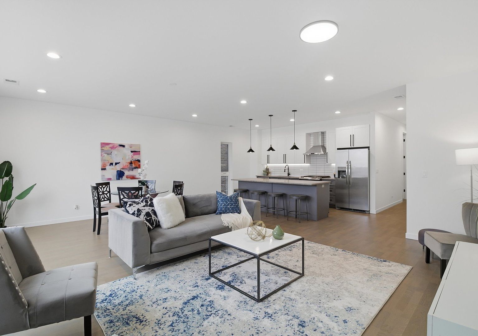 5824 N Lincoln Avenue Unit: GN