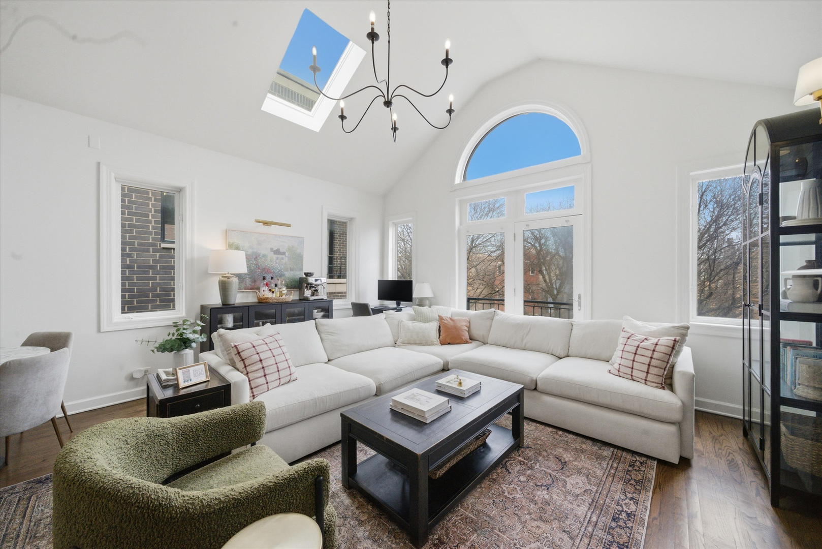 3042 N Racine Avenue Unit: 3