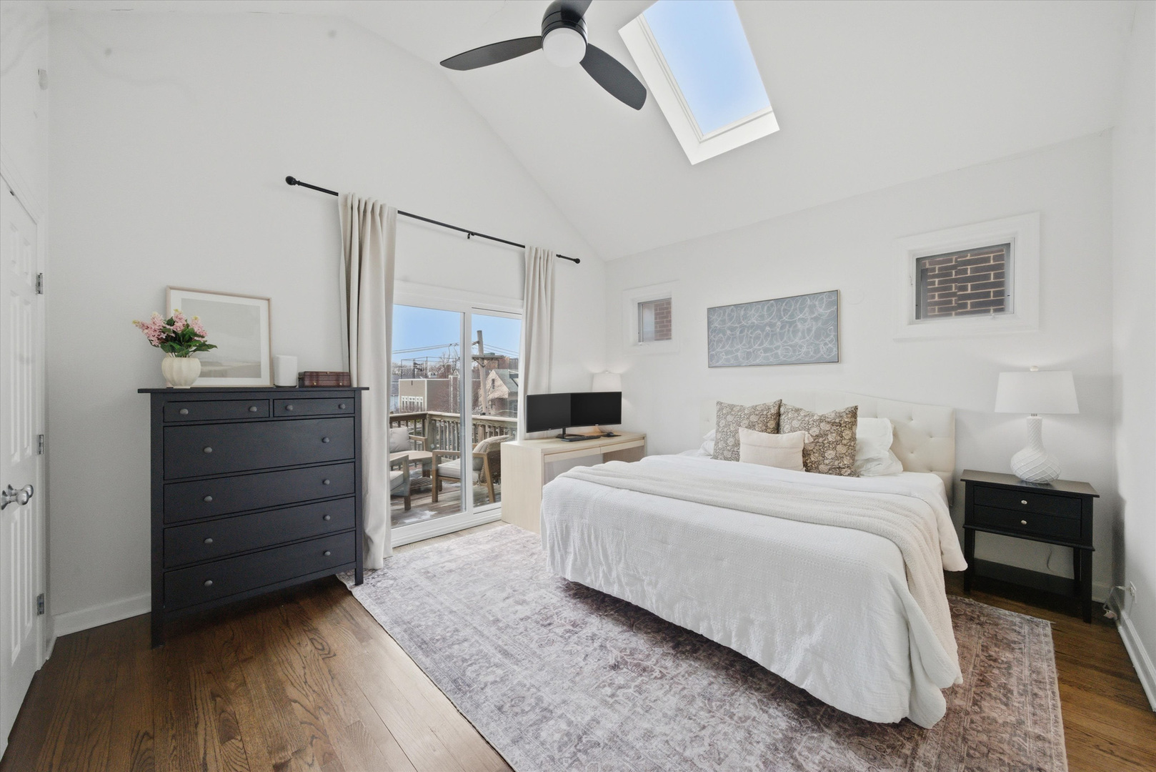 3042 N Racine Avenue Unit: 3