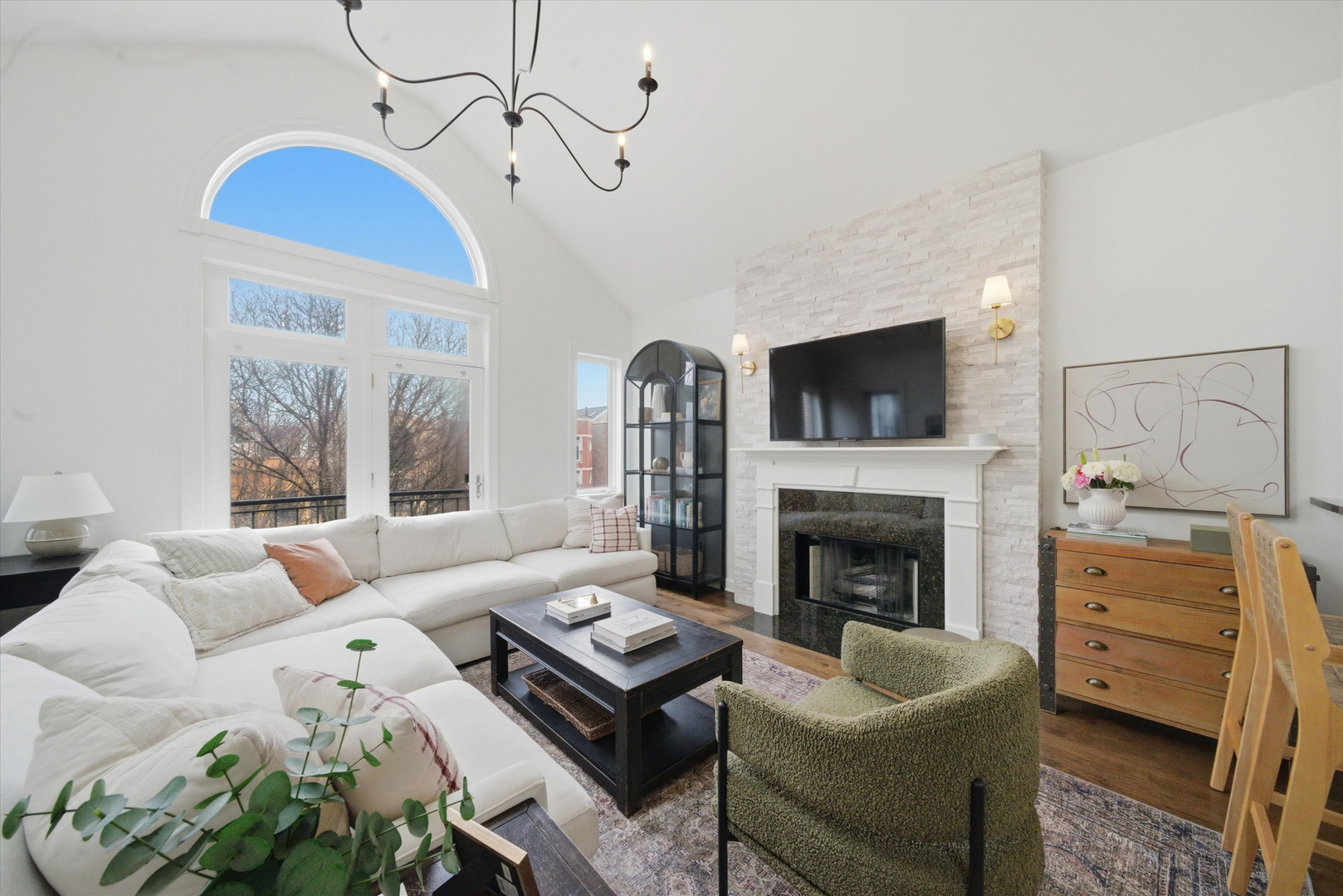 3042 N Racine Avenue Unit: 3