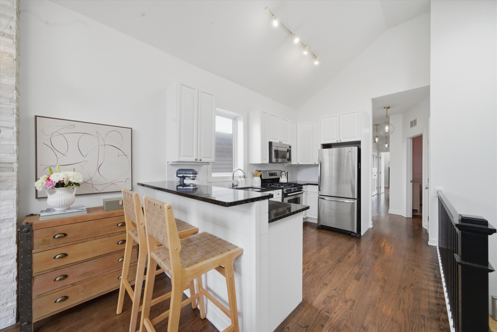 3042 N Racine Avenue Unit: 3