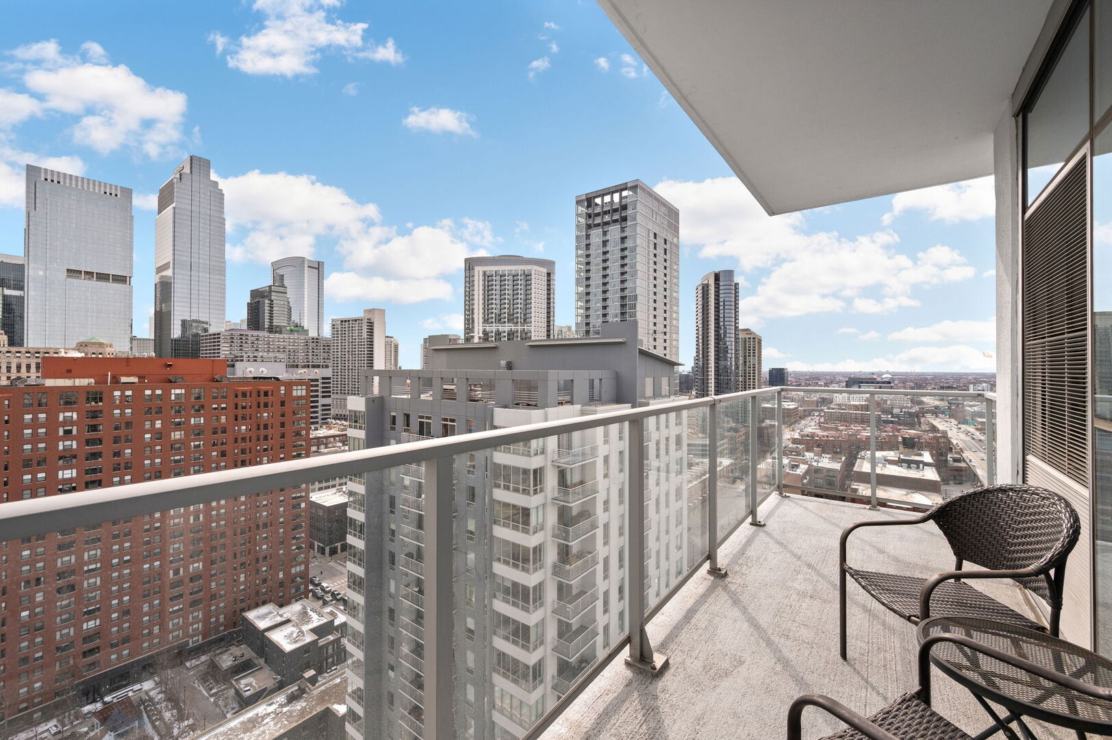 303 W OHIO Street Unit: 2307