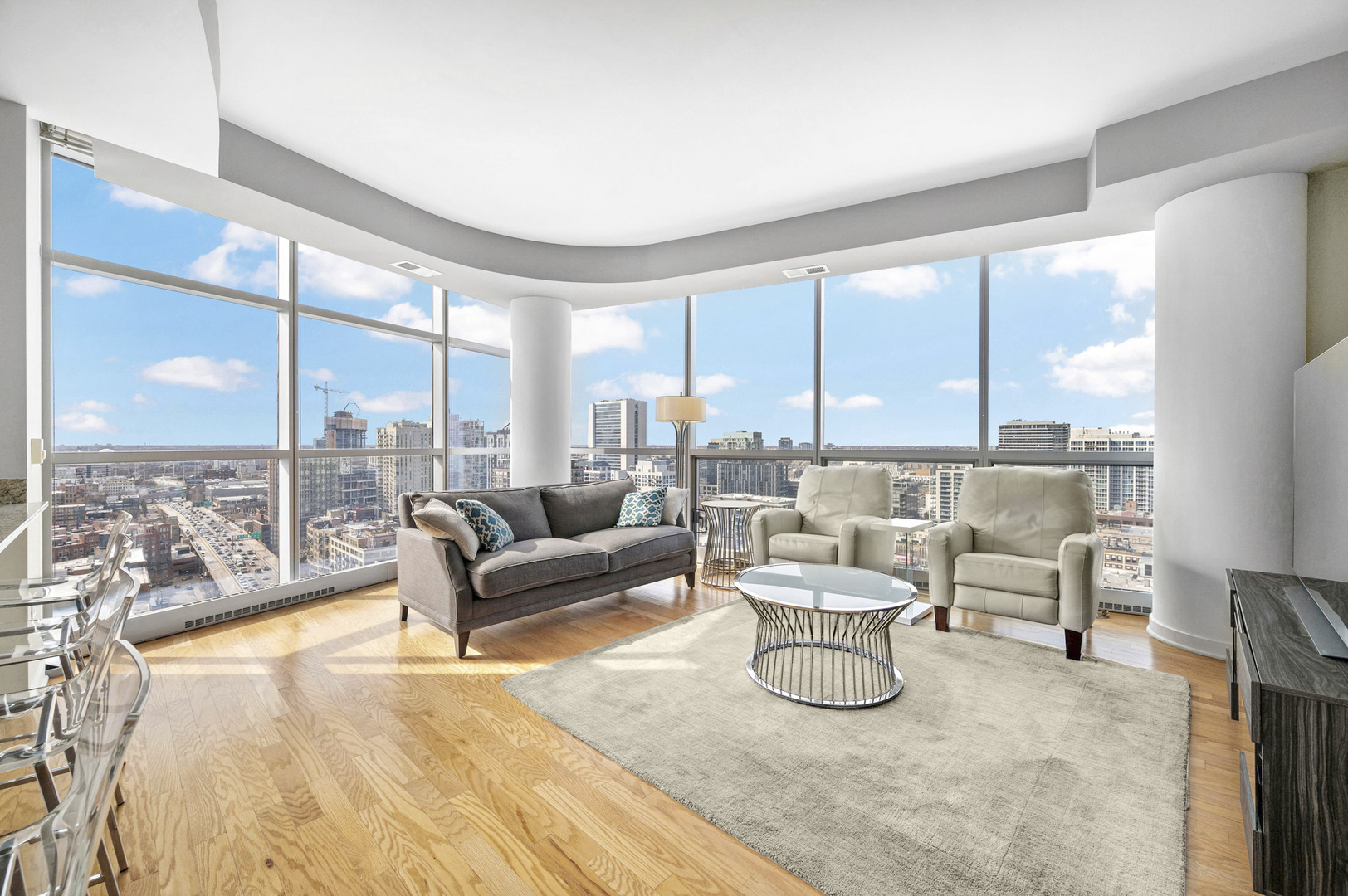 303 W OHIO Street Unit: 2307