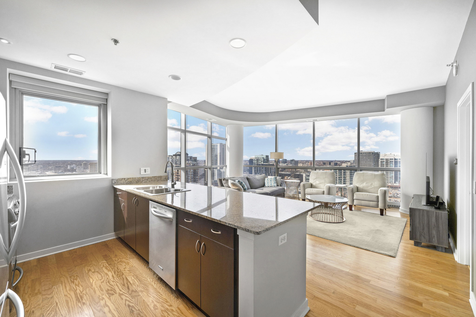 303 W OHIO Street Unit: 2307
