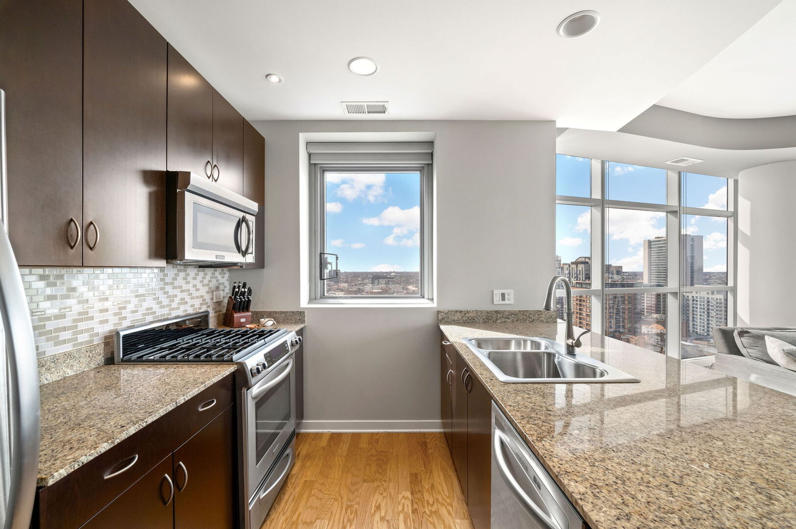 303 W OHIO Street Unit: 2307
