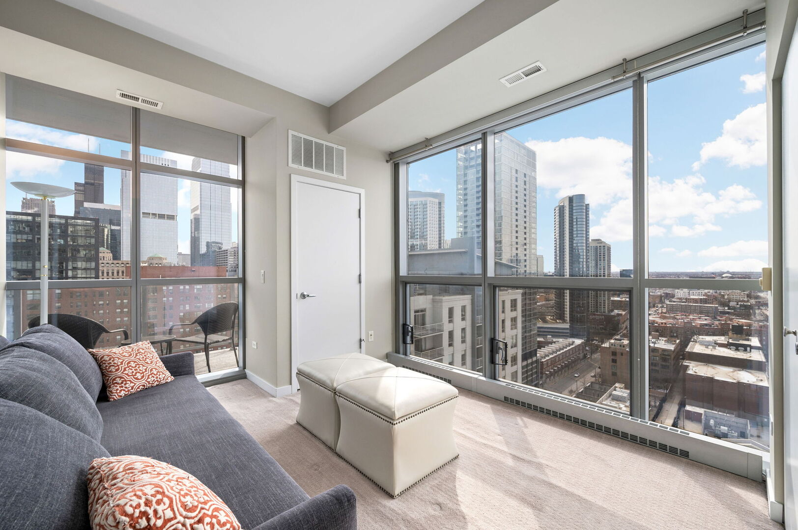 303 W OHIO Street Unit: 2307