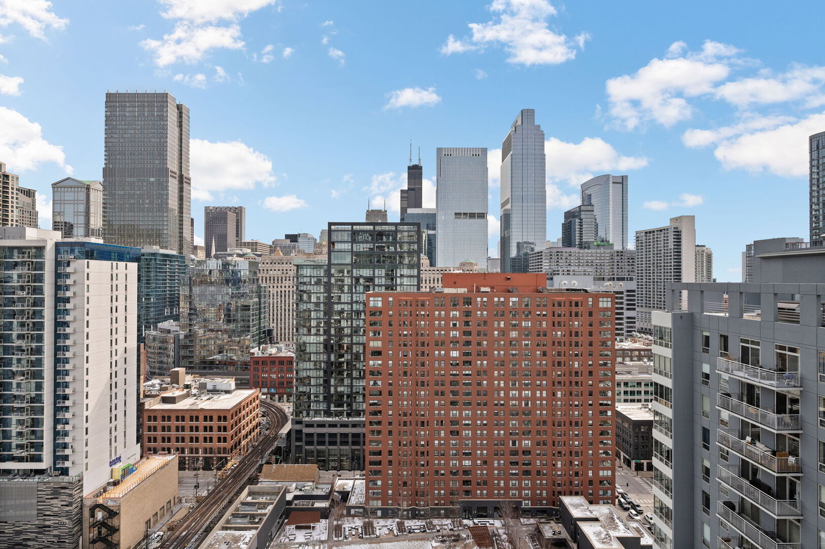 303 W OHIO Street Unit: 2307