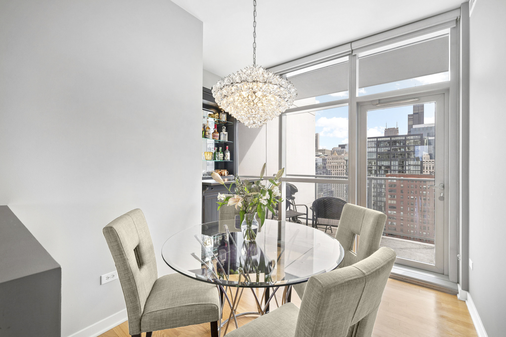 303 W OHIO Street Unit: 2307