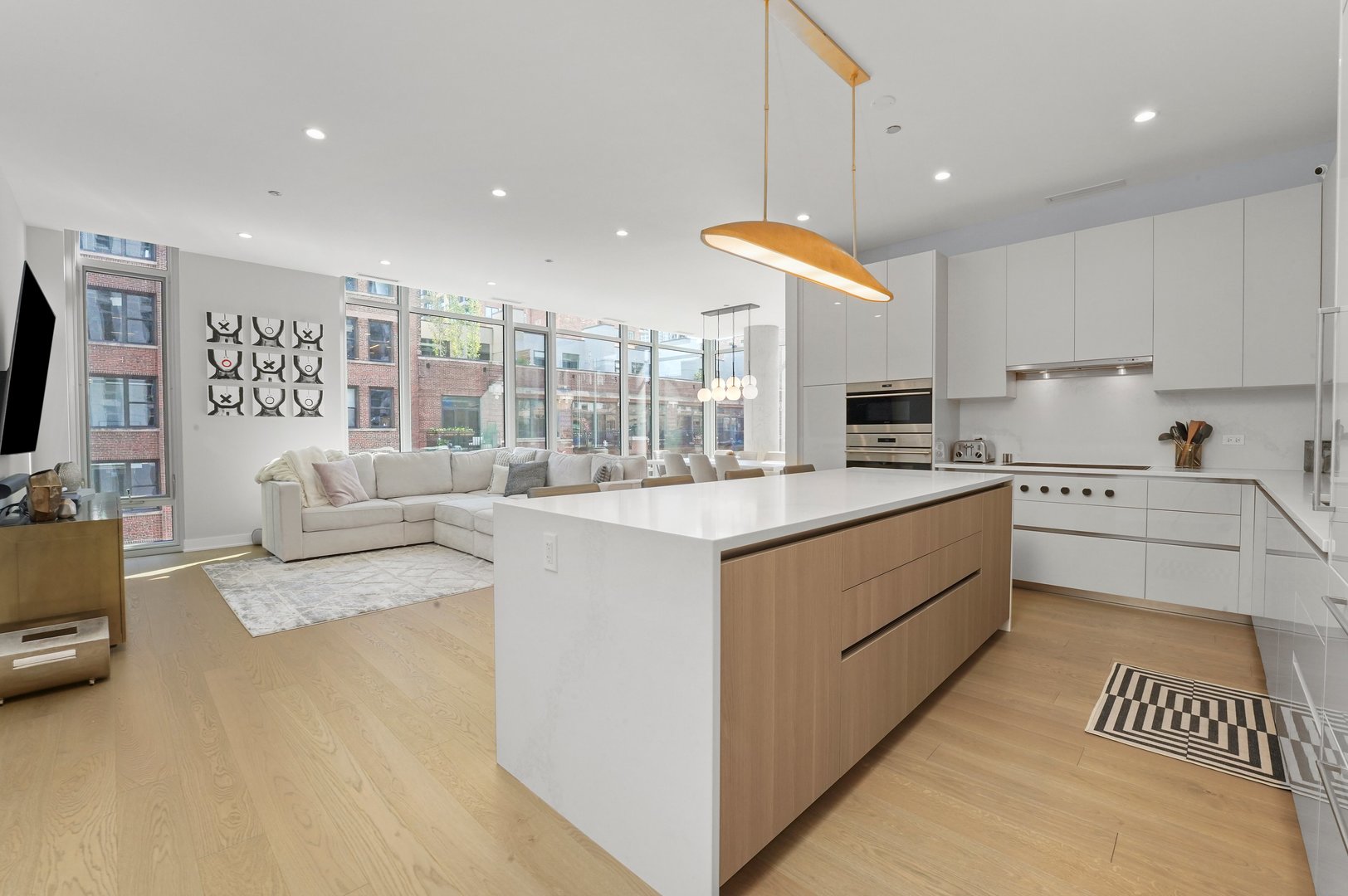 360 W Erie Street Unit: 5A