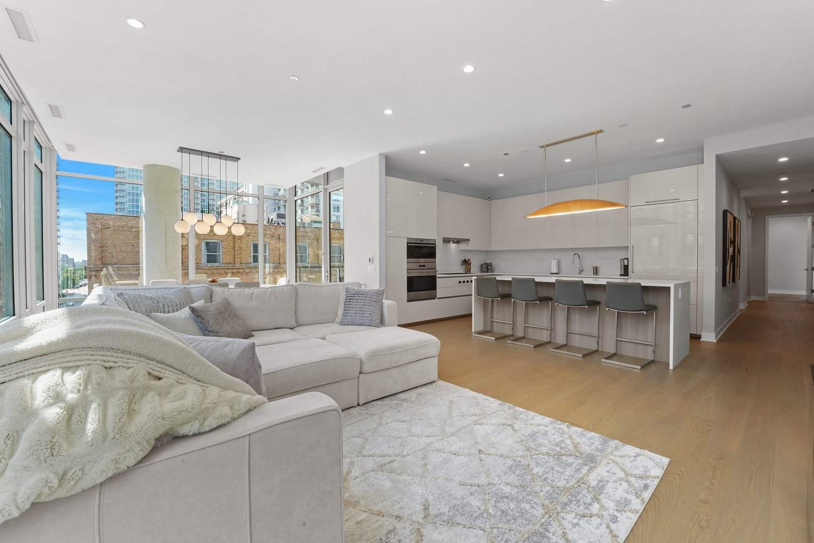 360 W Erie Street Unit: 5A