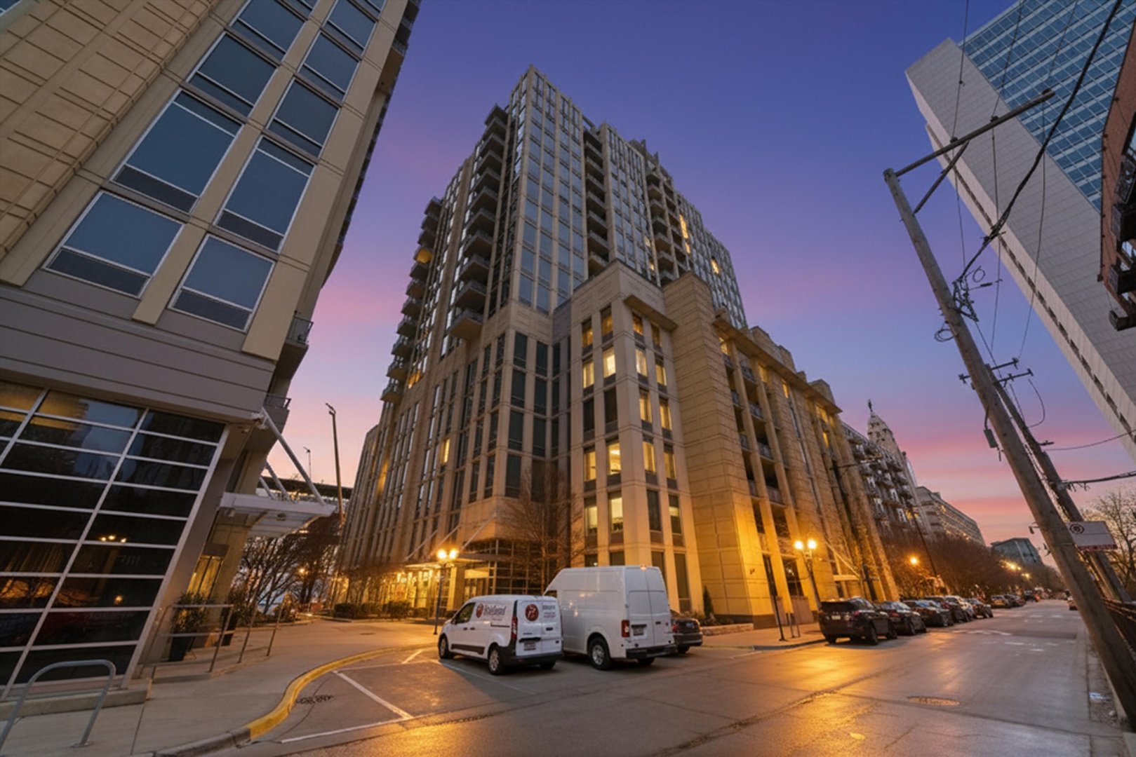 720 N Larrabee Street Unit: 712