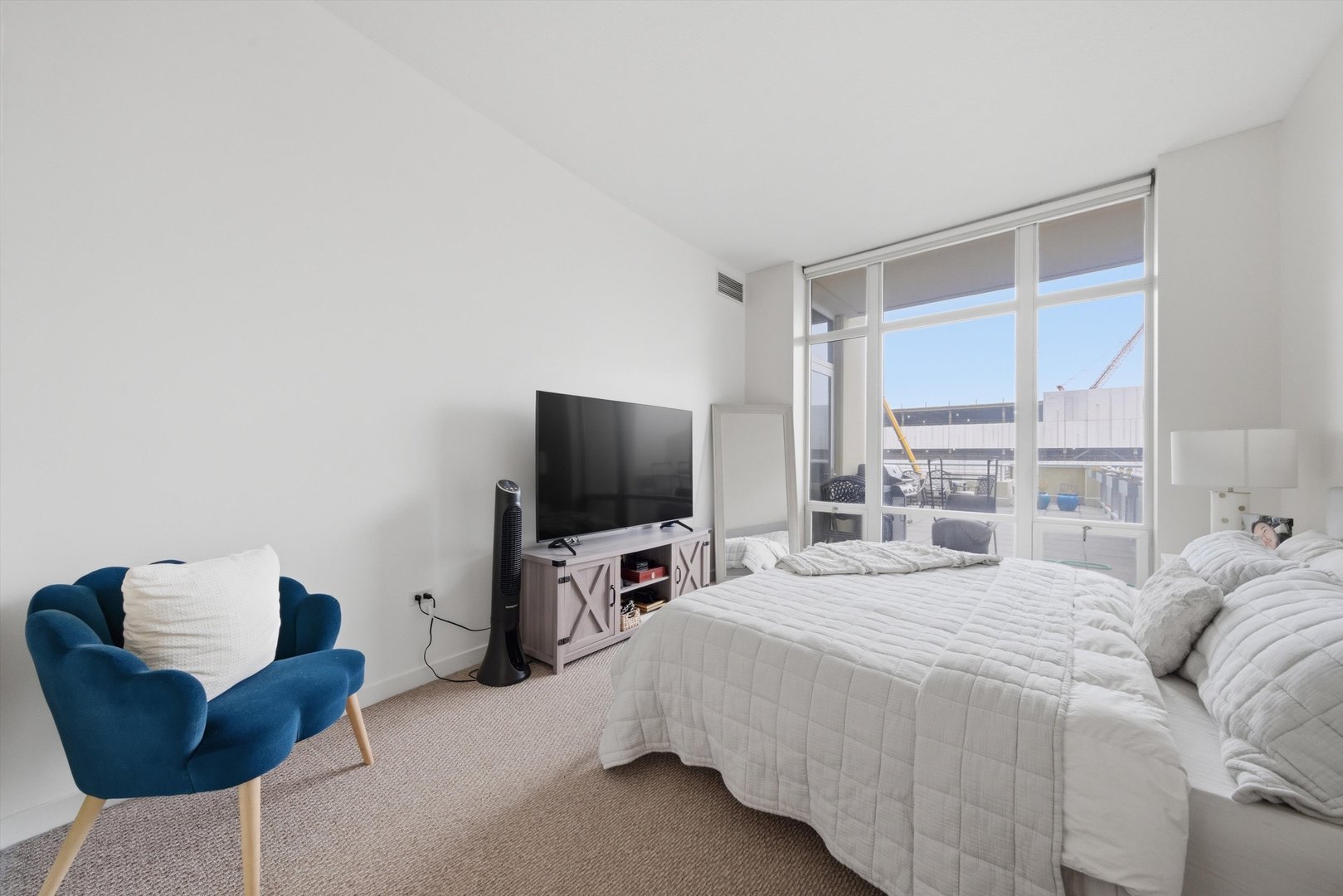 720 N Larrabee Street Unit: 712