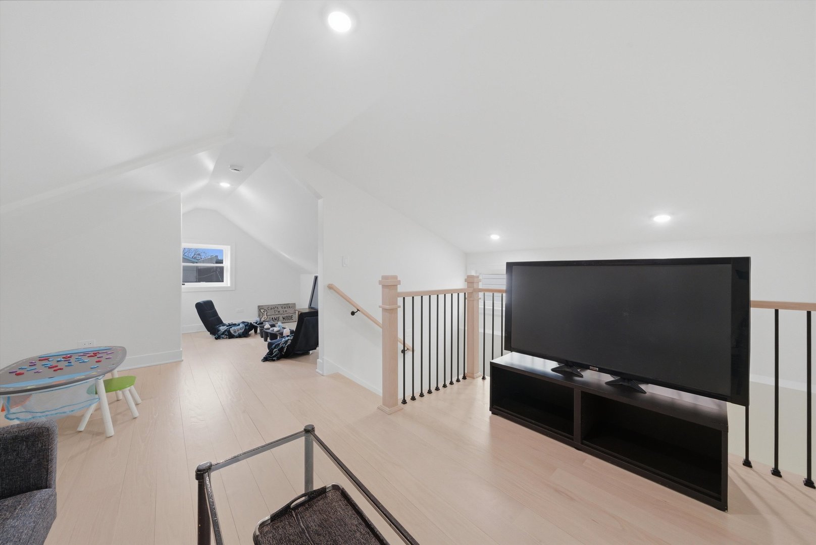 2625 W Armitage Avenue