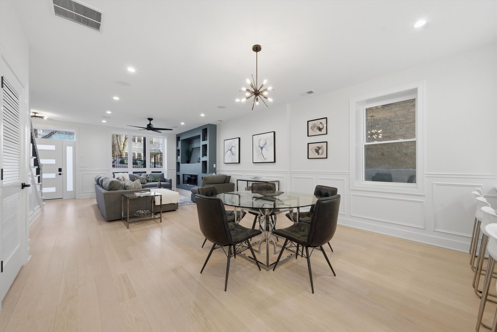 2625 W Armitage Avenue
